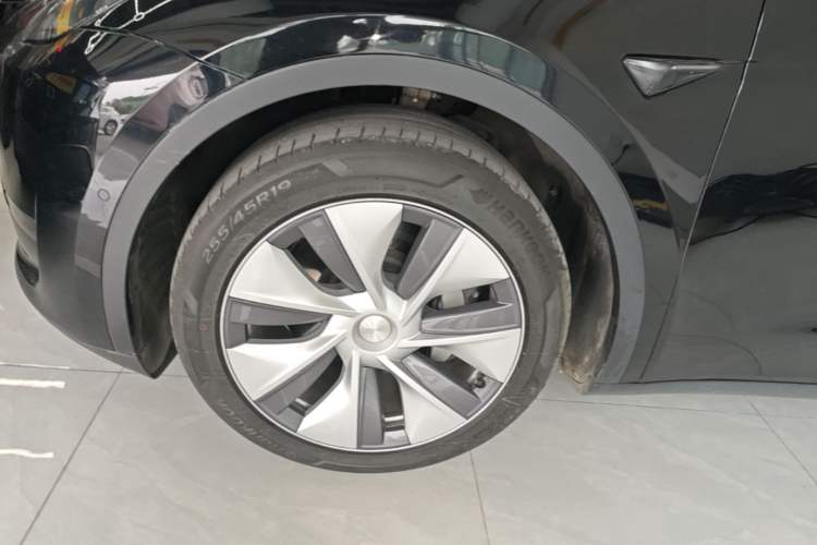 Used Tesla Model Y 2022 Revised Version Long-Range All-Wheel Drive Exterior 4