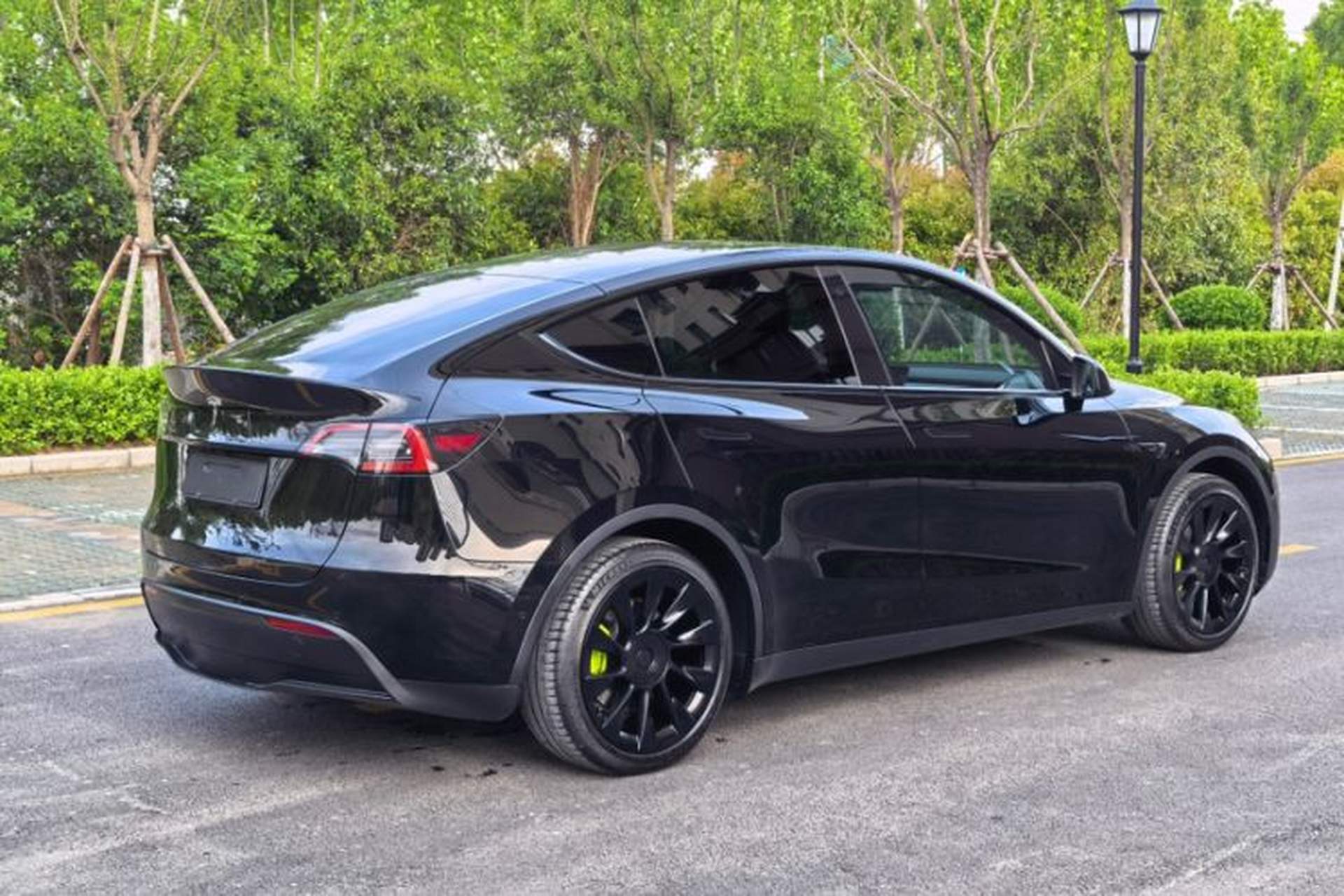 Used Tesla Model Y 2022 Rear-Wheel-Drive Version Exterior 4
