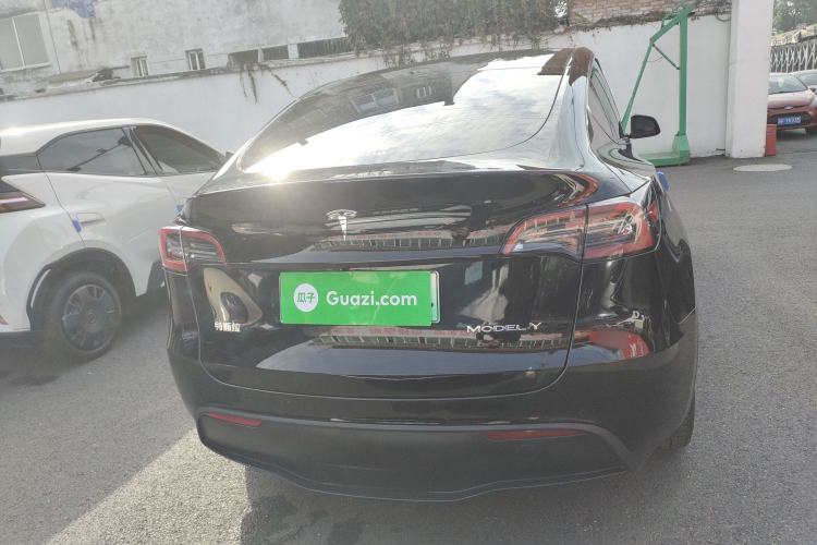 Used Tesla Model Y 2022 Rear-Wheel-Drive Version Exterior 4