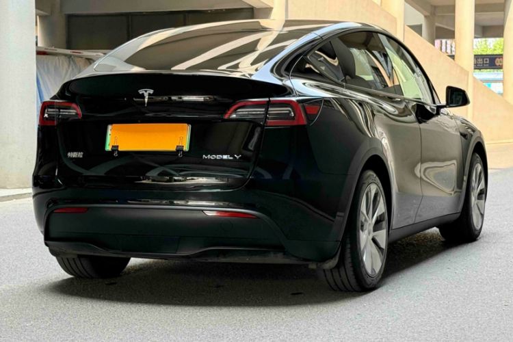Used Tesla Model Y 2022 Rear-Wheel-Drive Version Exterior 4