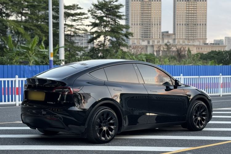 Used Tesla Model Y 2022 Rear-Wheel-Drive Version Exterior 4