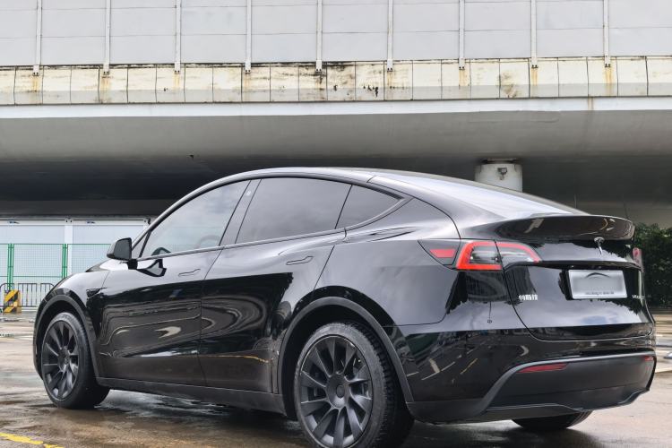 Used Tesla Model Y 2022 Rear-Wheel-Drive Version Exterior 4