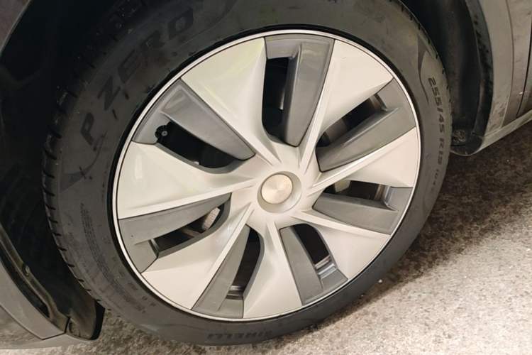 Used Tesla Model Y 2022 Revised Version Rear-Wheel Drive Exterior 4