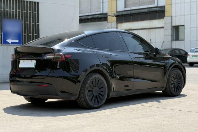 Used Tesla Model Y 2022 Rear-Wheel-Drive Version Exterior 4