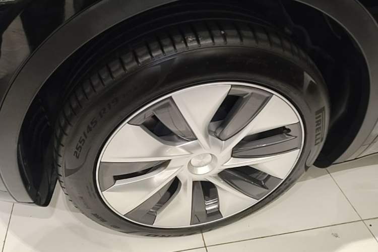 Used Tesla Model Y 2022 Revised Version Rear-Wheel Drive Exterior 4