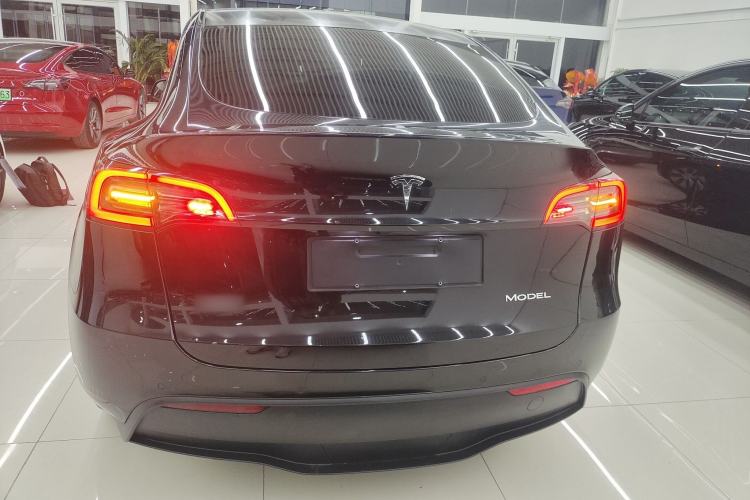 Used Tesla Model Y 2022 Rear-Wheel-Drive Version Exterior 4