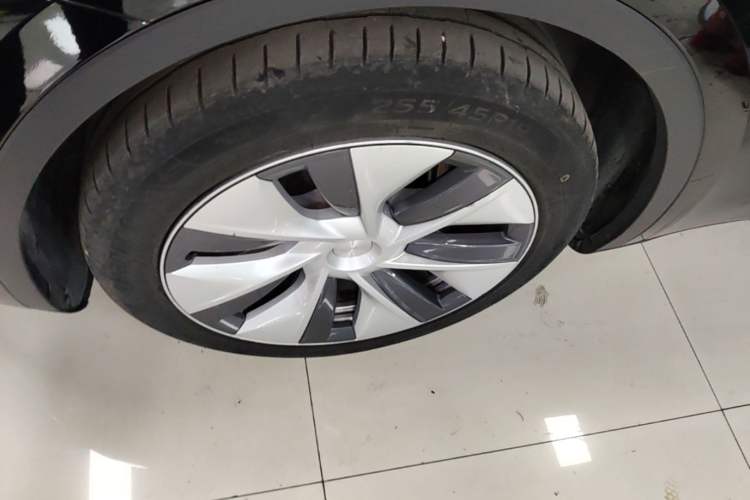 Used Tesla Model Y 2022 Revised Version Long-Range All-Wheel Drive Exterior 4
