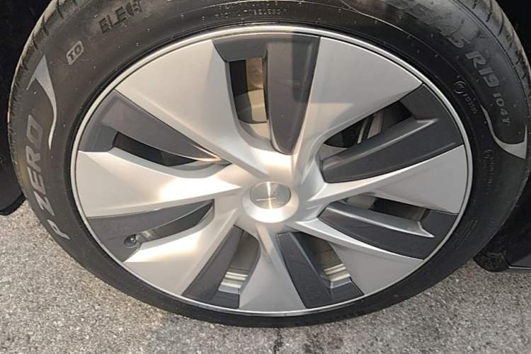 Used Tesla Model Y 2022 Revised Version Rear-Wheel Drive Exterior 4