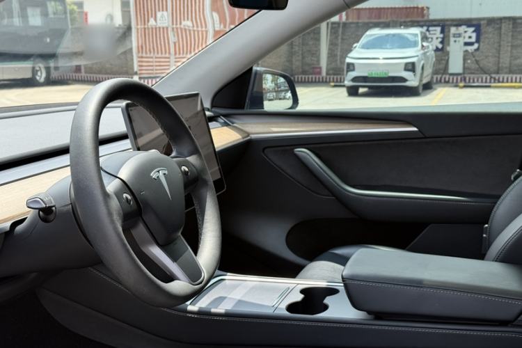Used Tesla Model Y 2022 Revised Version Rear-Wheel Drive Exterior 4