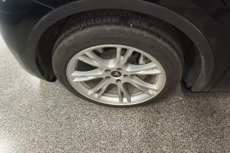 Used Tesla Model Y 2022 Rear-Wheel-Drive Version Exterior 4