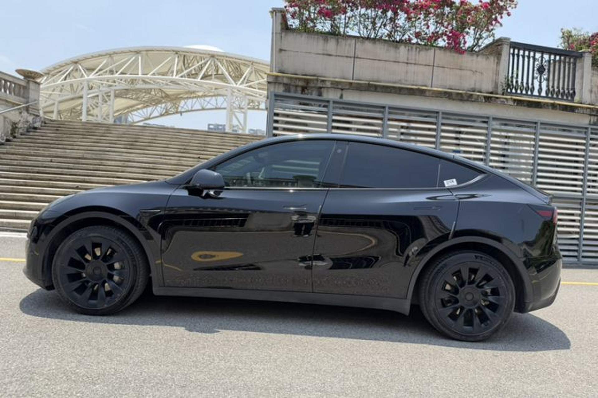 Used Tesla Model Y 2022 Rear-Wheel-Drive Version Exterior 4