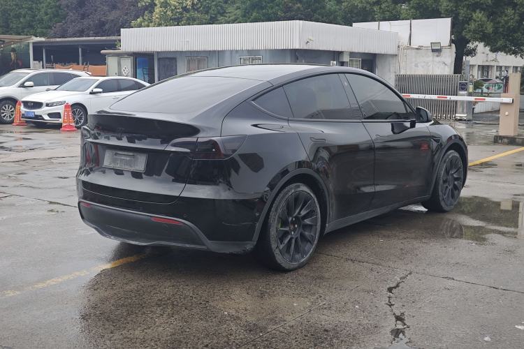 Used Tesla Model Y 2022 Rear-Wheel-Drive Version Exterior 4
