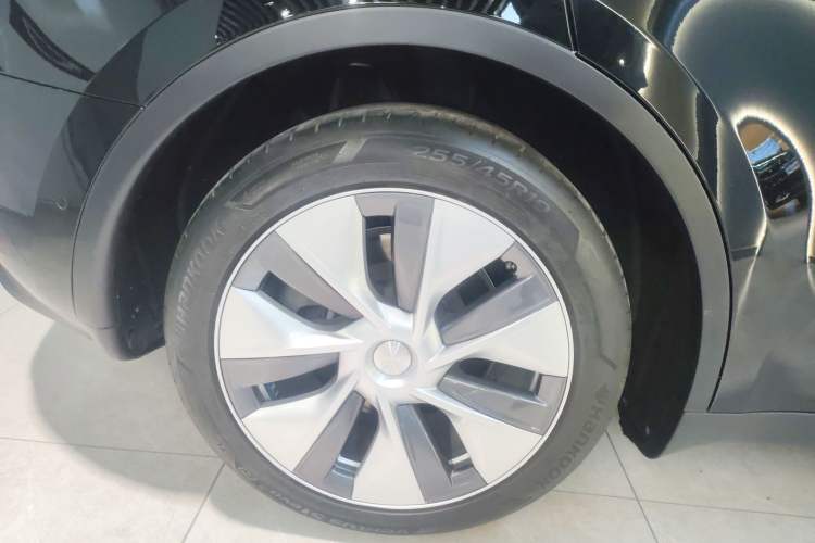 Used Tesla Model Y 2022 Revised Version Long-Range All-Wheel Drive Exterior 5