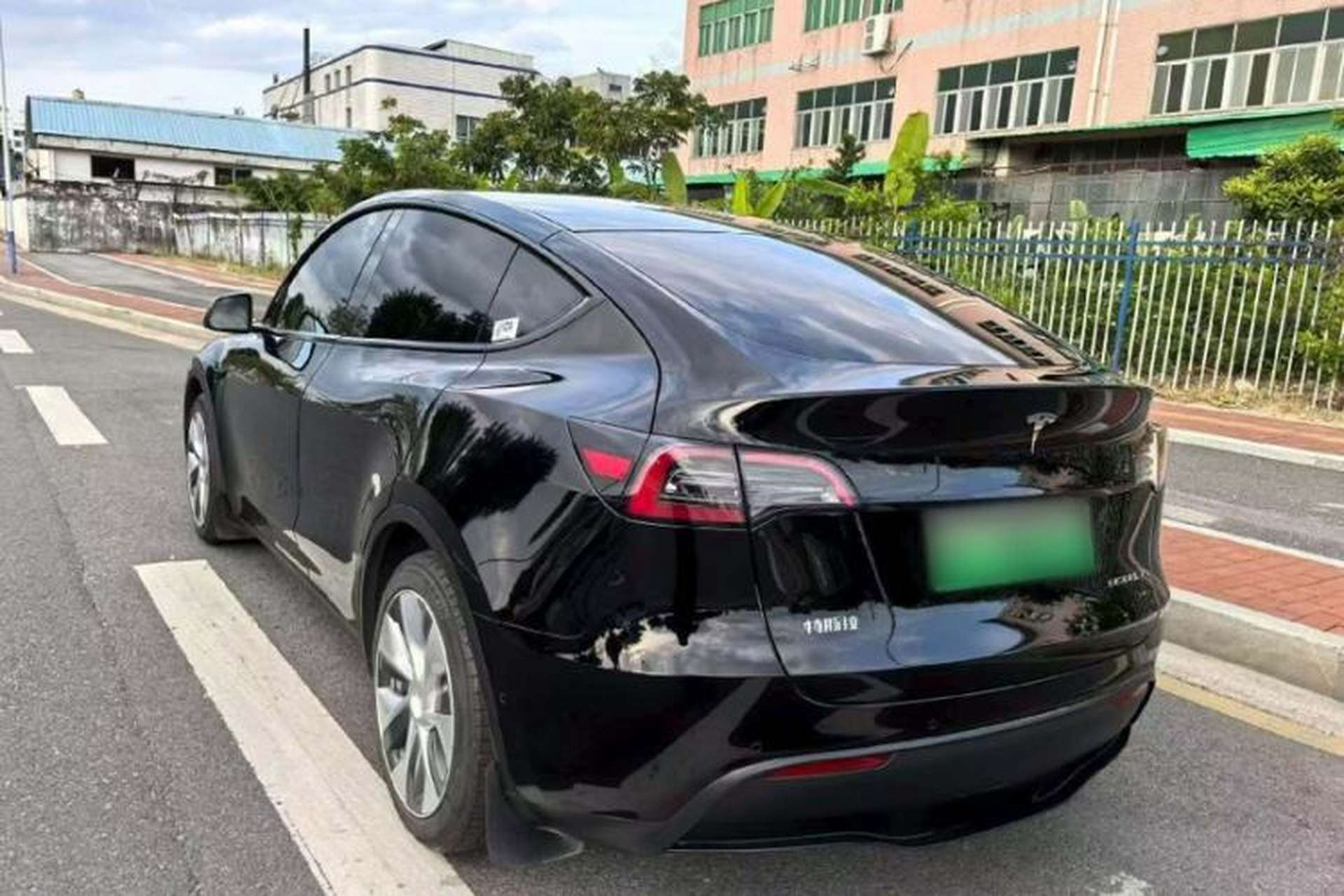 Used Tesla Model Y 2022 Revised Version Long-Range All-Wheel Drive Exterior 5