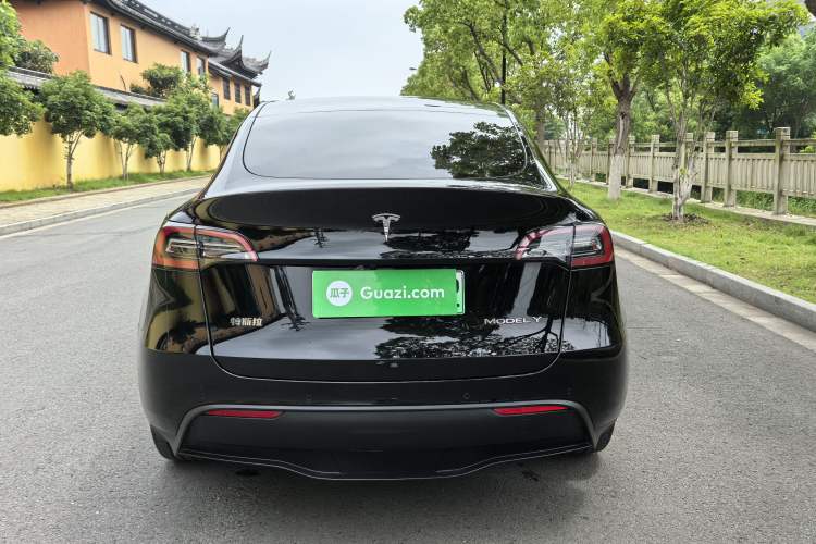 Used Tesla Model Y 2022 Long-Range All-Wheel-Drive Version Exterior 5