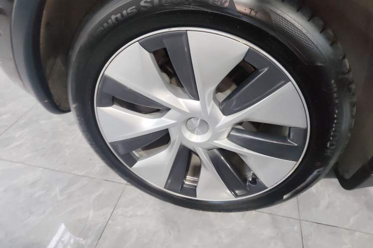 Used Tesla Model Y 2022 Revised Version Rear-Wheel Drive Exterior 5