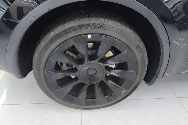 Used Tesla Model Y 2022 Revised Version Long-Range All-Wheel Drive Exterior 5