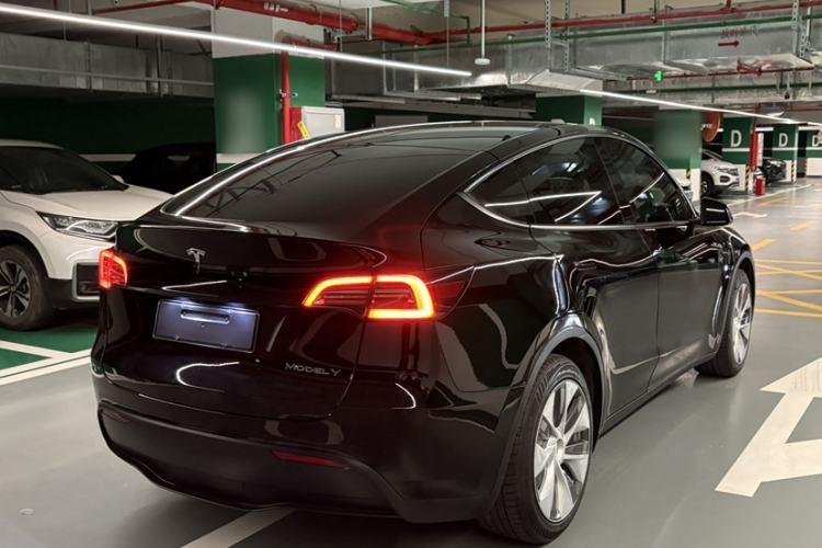 Used Tesla Model Y 2022 Rear-Wheel-Drive Version Exterior 5
