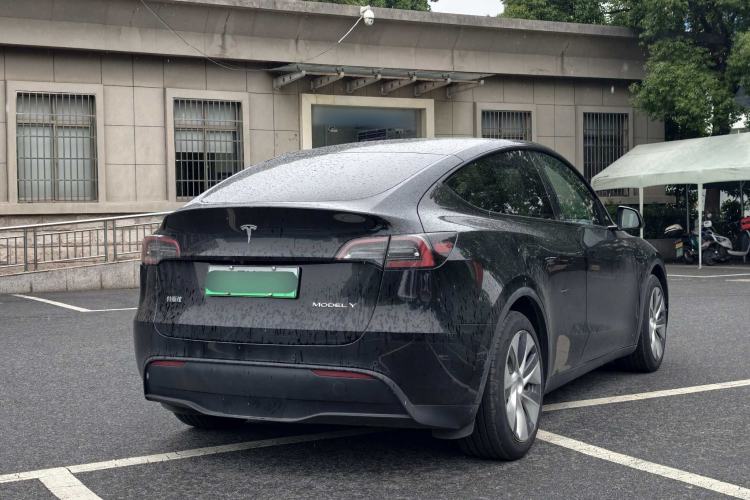 Used Tesla Model Y 2022 Long-Range All-Wheel-Drive Version Exterior 6