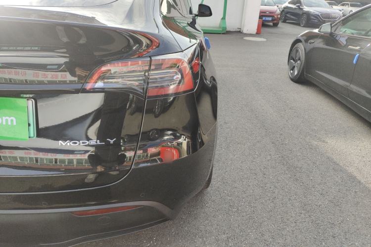 Used Tesla Model Y 2022 Rear-Wheel-Drive Version Exterior 6