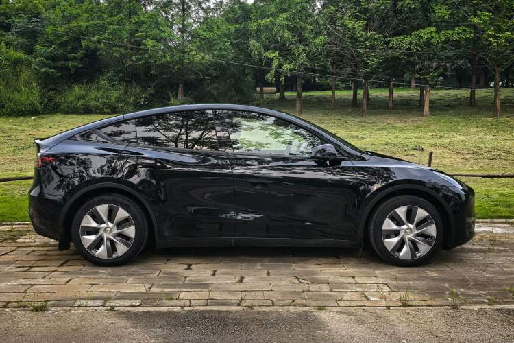 Used Tesla Model Y 2022 Revised Version Long-Range All-Wheel Drive Exterior 6