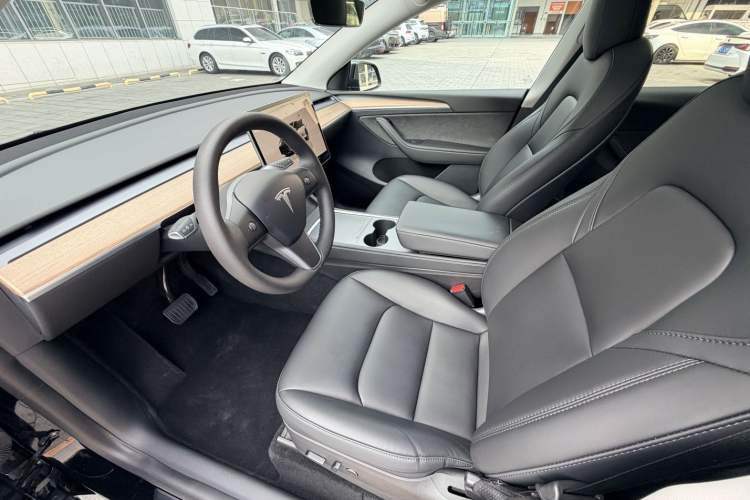 Used Tesla Model Y 2022 Long-Range All-Wheel-Drive Version Exterior 6