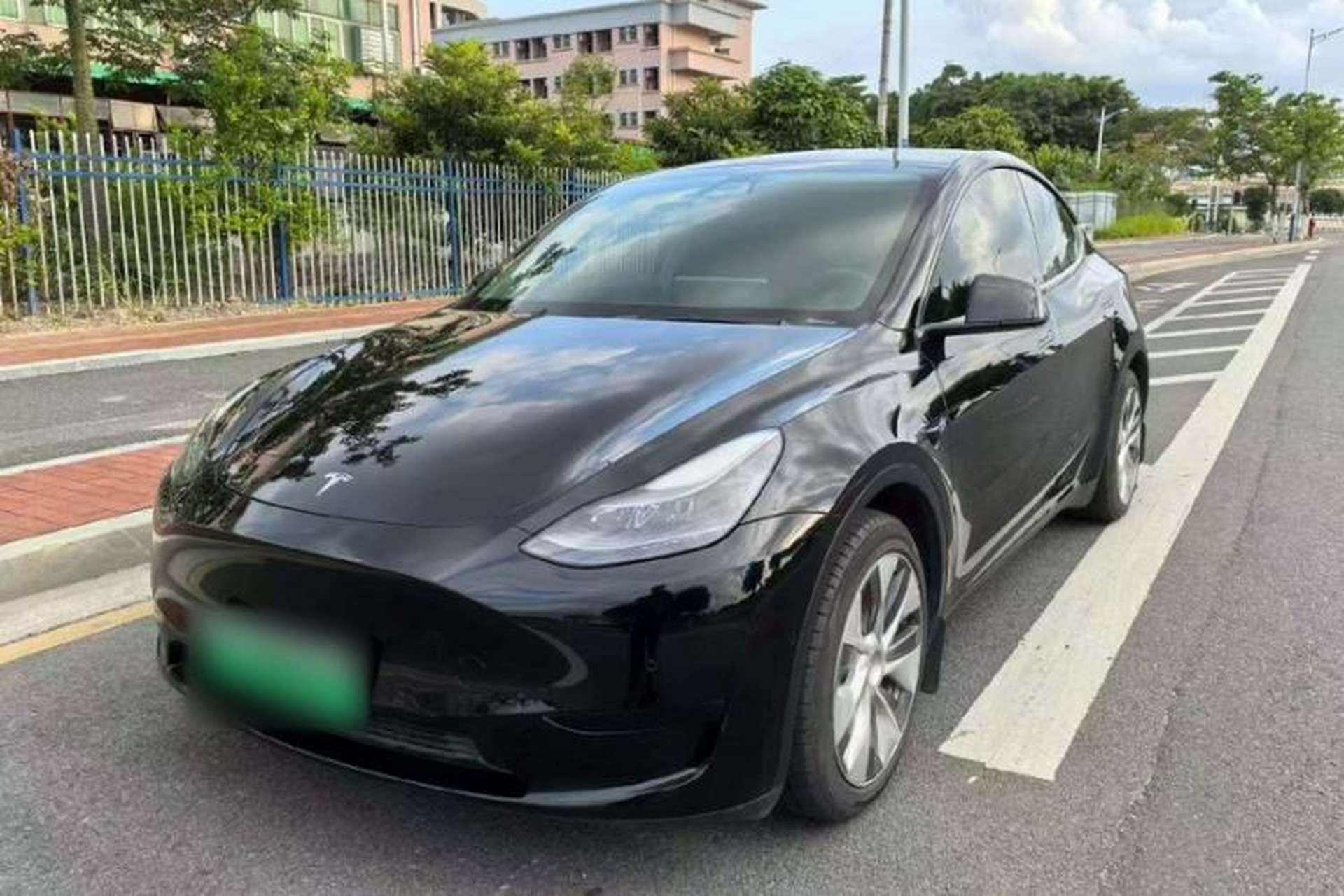 Used Tesla Model Y 2022 Revised Version Long-Range All-Wheel Drive Exterior 7