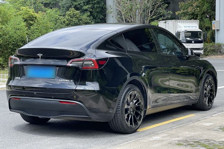 Used Tesla Model Y 2022 Long-Range All-Wheel-Drive Version Exterior 7