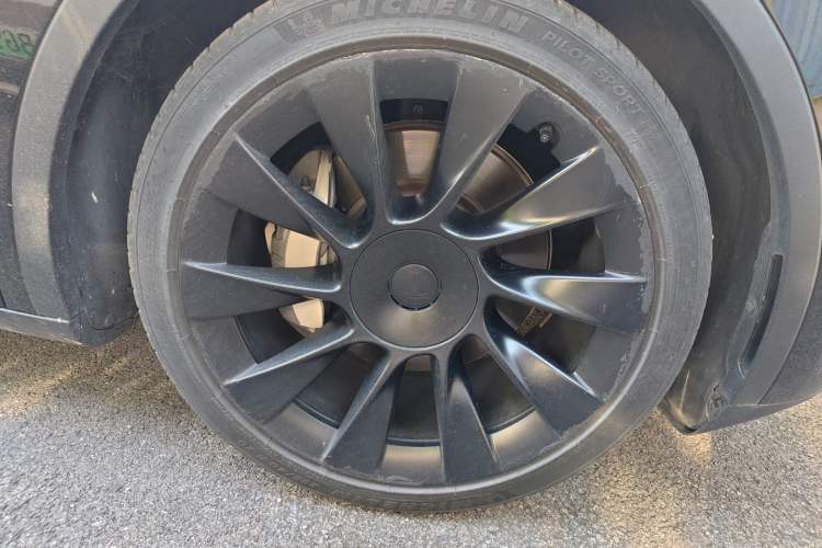 Used Tesla Model Y 2022 Revised Version Long-Range All-Wheel Drive Exterior 7