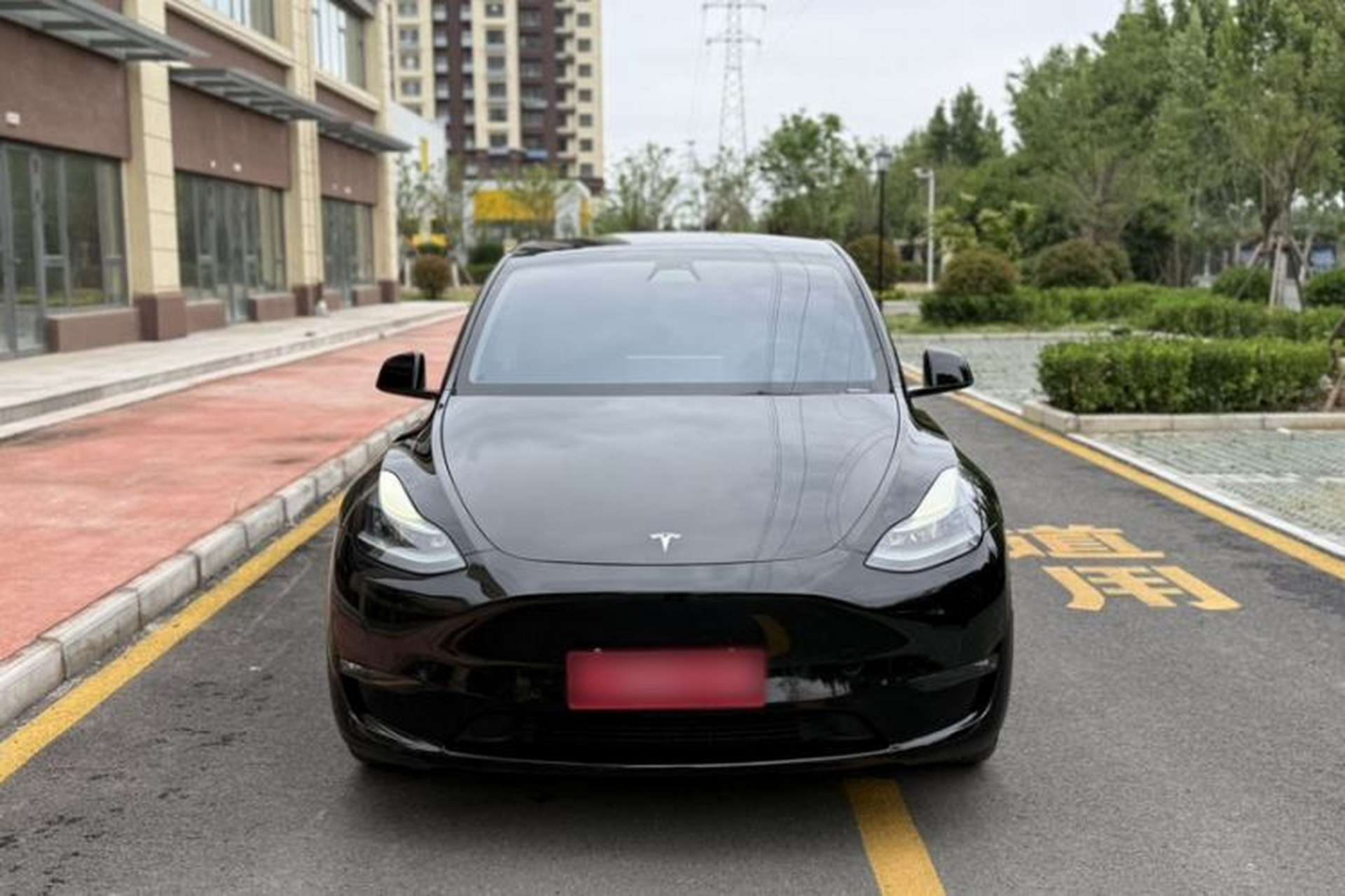 Used Tesla Model Y 2022 Long-Range All-Wheel-Drive Version Exterior 8