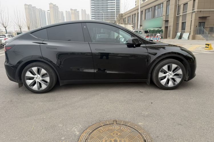 Used Tesla Model Y 2022 Rear-Wheel-Drive Version Exterior 9