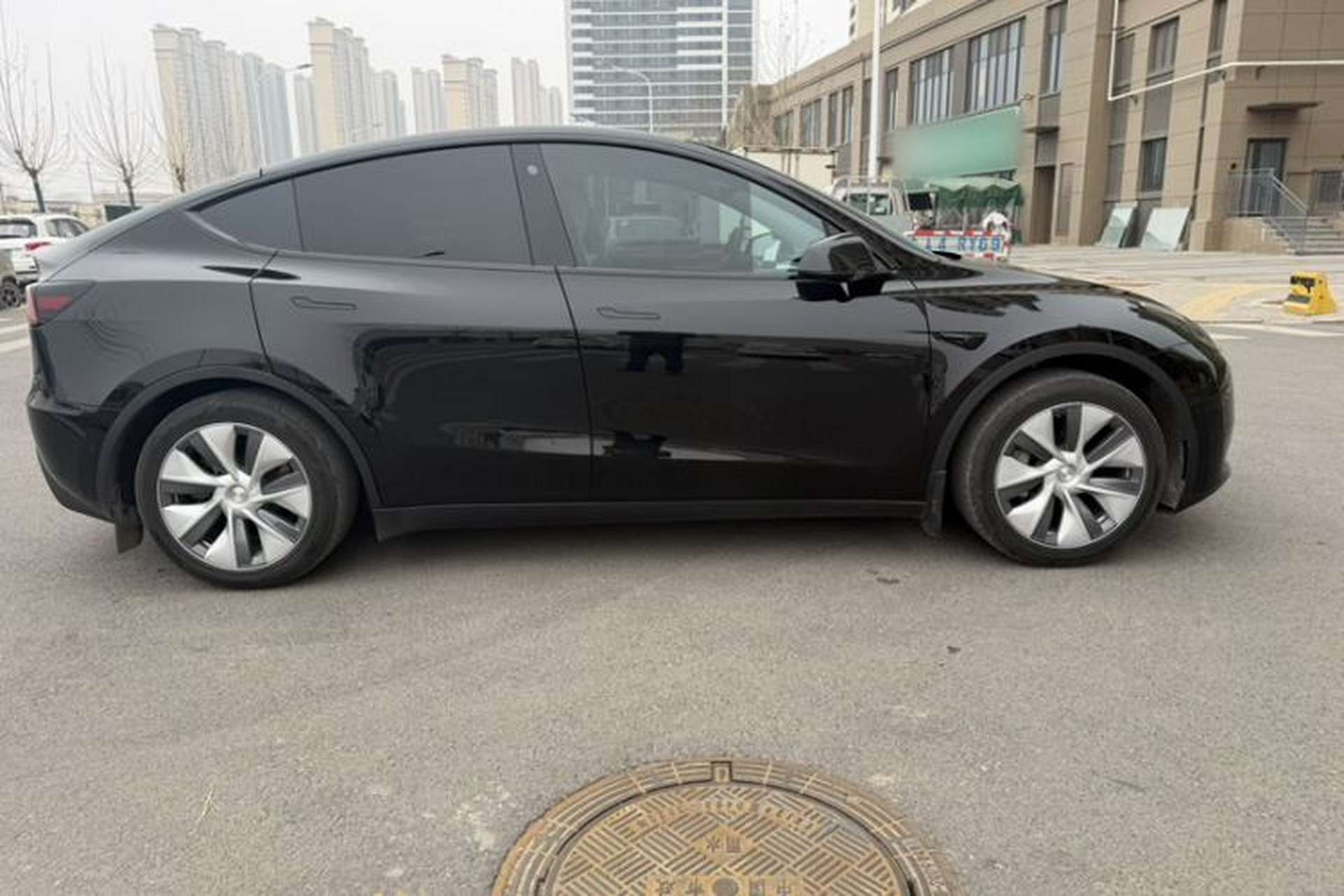 Used Tesla Model Y 2022 Rear-Wheel-Drive Version Exterior 9