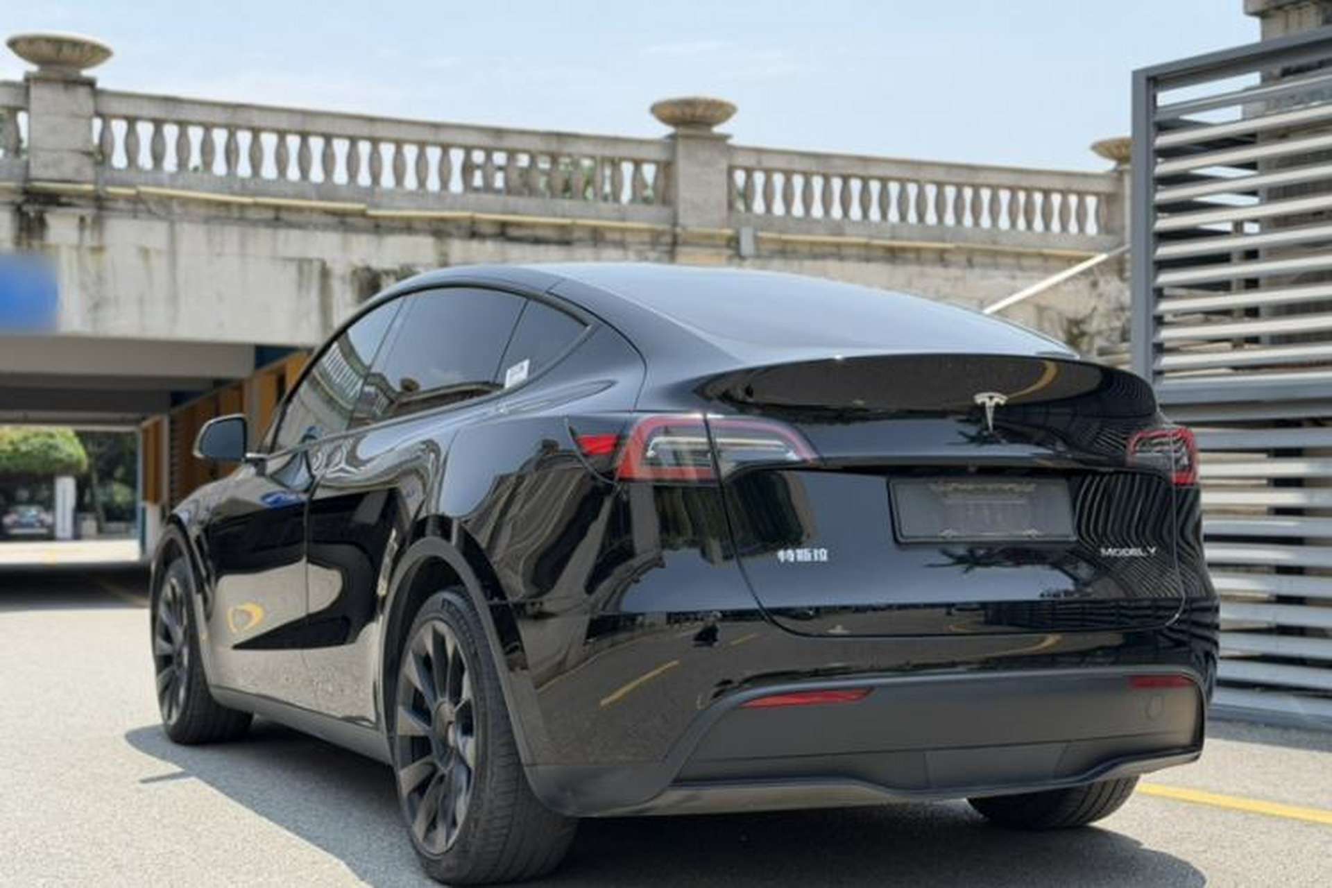 Used Tesla Model Y 2022 Rear-Wheel-Drive Version Exterior 9