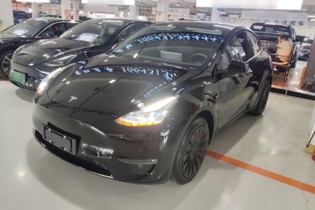 Used Tesla Model Y 2022 Long-Range All-Wheel-Drive Version