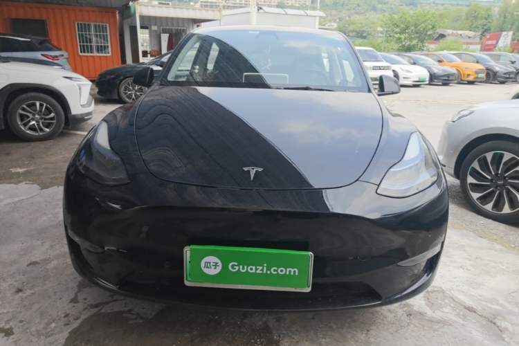 Used Tesla Model Y 2022 Long-Range All-Wheel-Drive Version Front