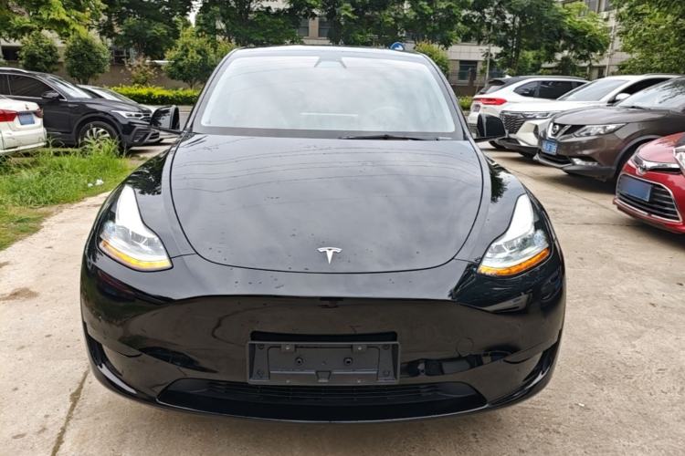 Used Tesla Model Y 2022 Rear-Wheel-Drive Version Front