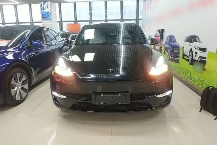 Used Tesla Model Y 2022 Long-Range All-Wheel-Drive Version Front