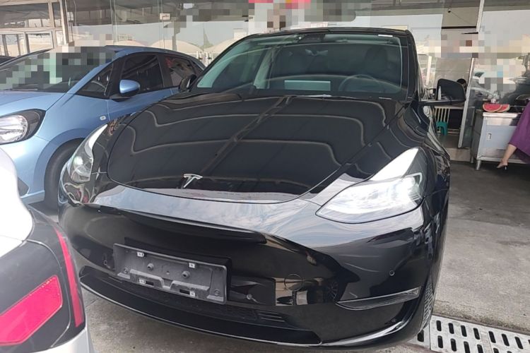 Used Tesla Model Y 2022 Long-Range All-Wheel-Drive Version Front