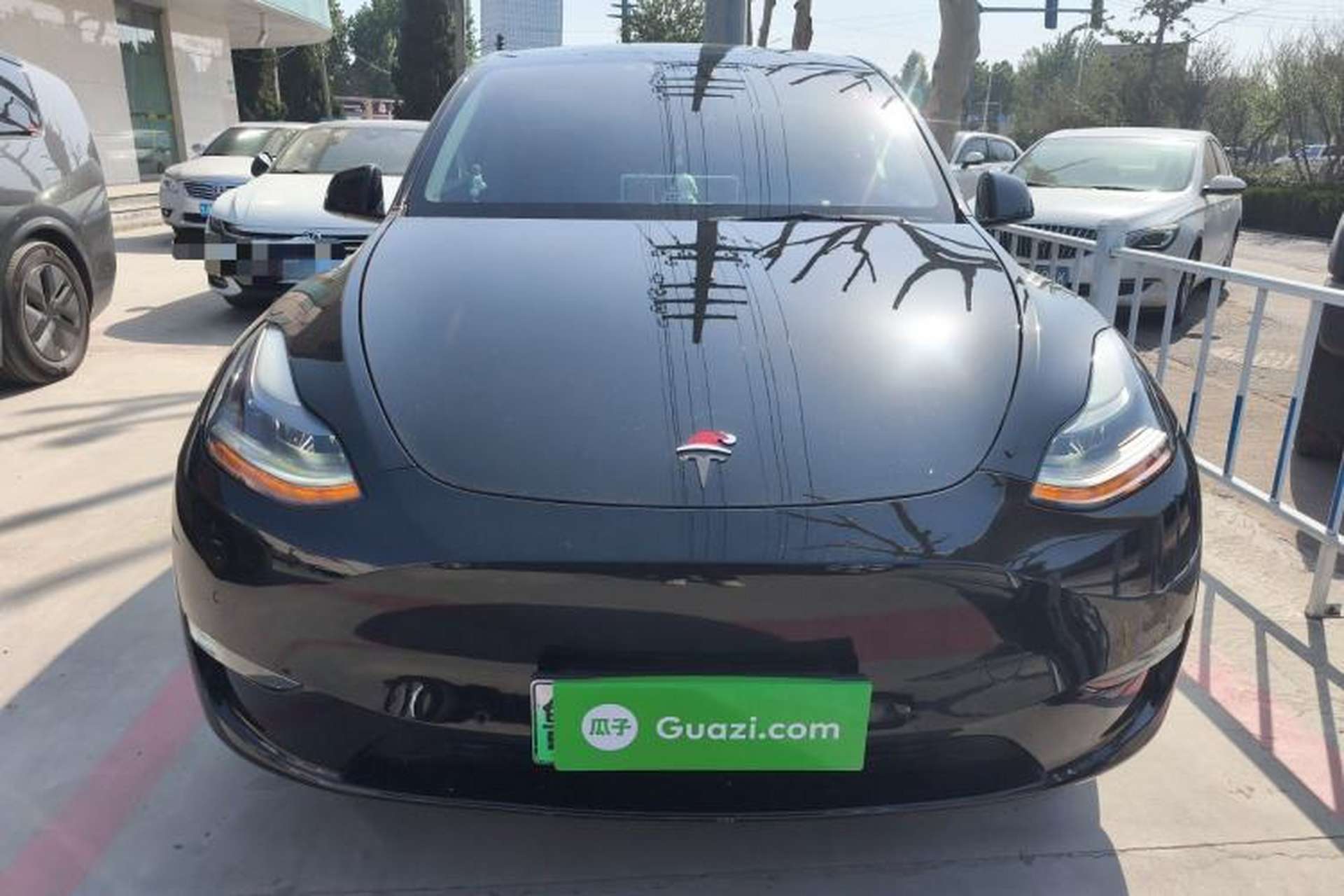 Used Tesla Model Y 2022 Long-Range All-Wheel-Drive Version Front