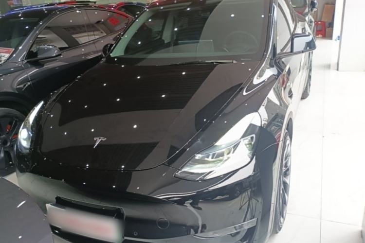 Used Tesla Model Y 2022 Long-Range All-Wheel-Drive Version Front