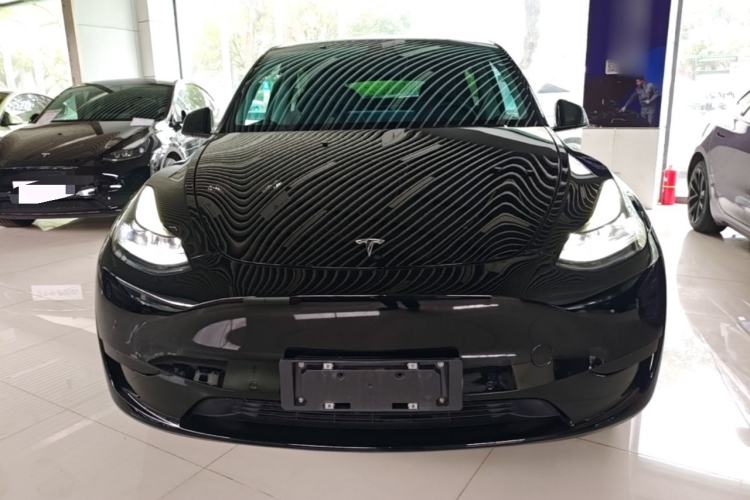 Used Tesla Model Y 2022 Rear-Wheel-Drive Version Front