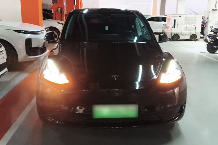 Used Tesla Model Y 2022 Rear-Wheel-Drive Version Front