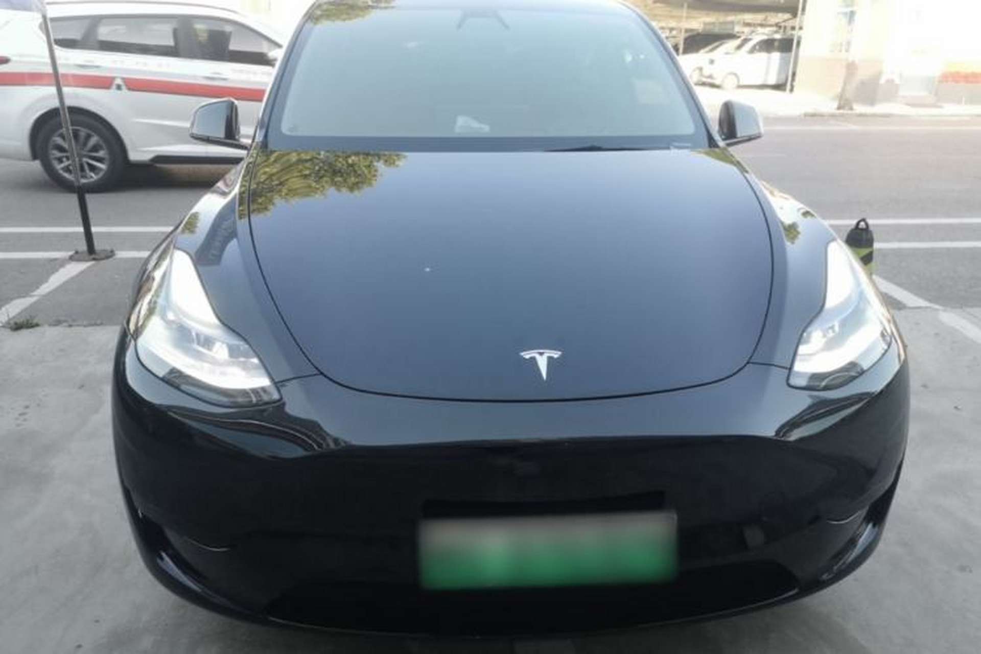 Used Tesla Model Y 2022 Rear-Wheel-Drive Version Front