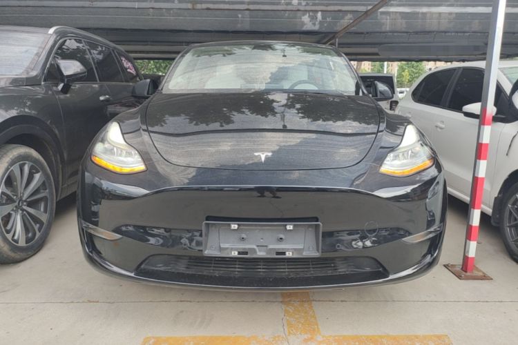Used Tesla Model Y 2022 Long-Range All-Wheel-Drive Version Front