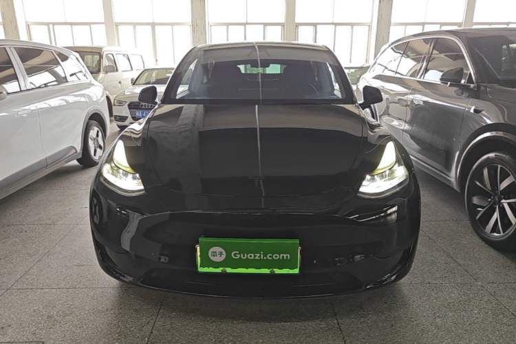 Used Tesla Model Y 2022 Rear-Wheel-Drive Version Front