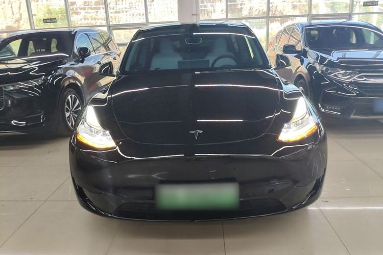 Used Tesla Model Y 2022 Rear-Wheel-Drive Version Front