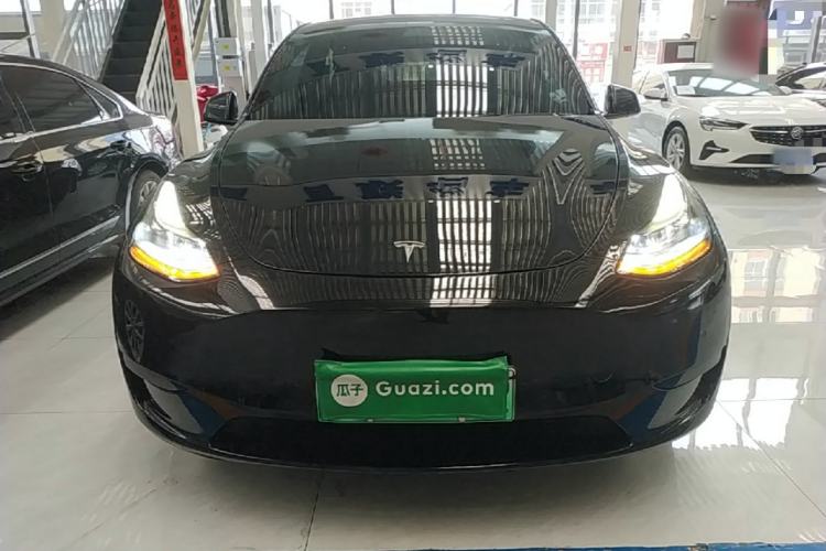 Used Tesla Model Y 2022 Rear-Wheel-Drive Version Front