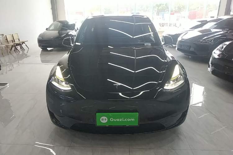Used Tesla Model Y 2022 Rear-Wheel-Drive Version Front