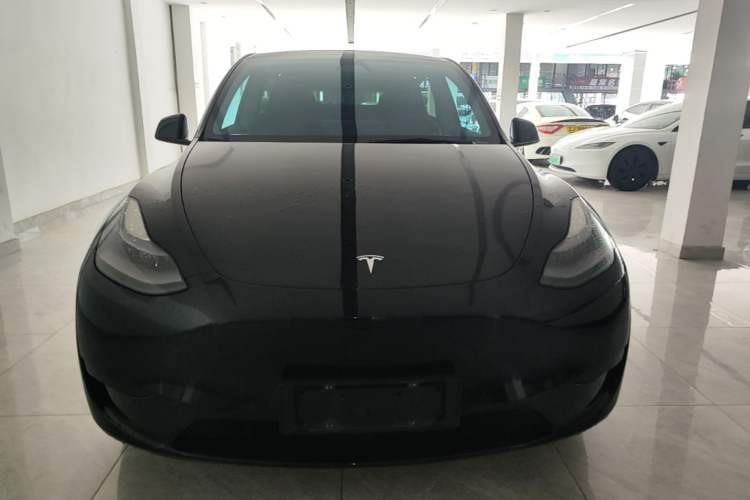 Used Tesla Model Y 2022 Rear-Wheel-Drive Version Front