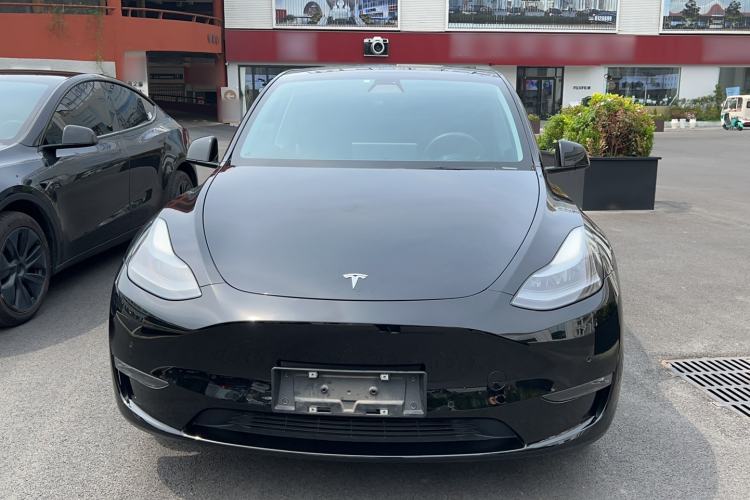 Used Tesla Model Y 2022 Long-Range All-Wheel-Drive Version Front